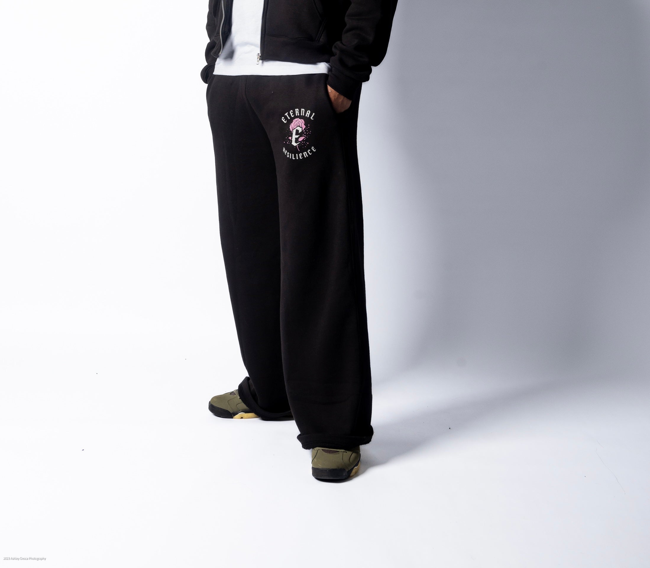 RESILIENCE SWEATPANTS- BLACK & PINK
