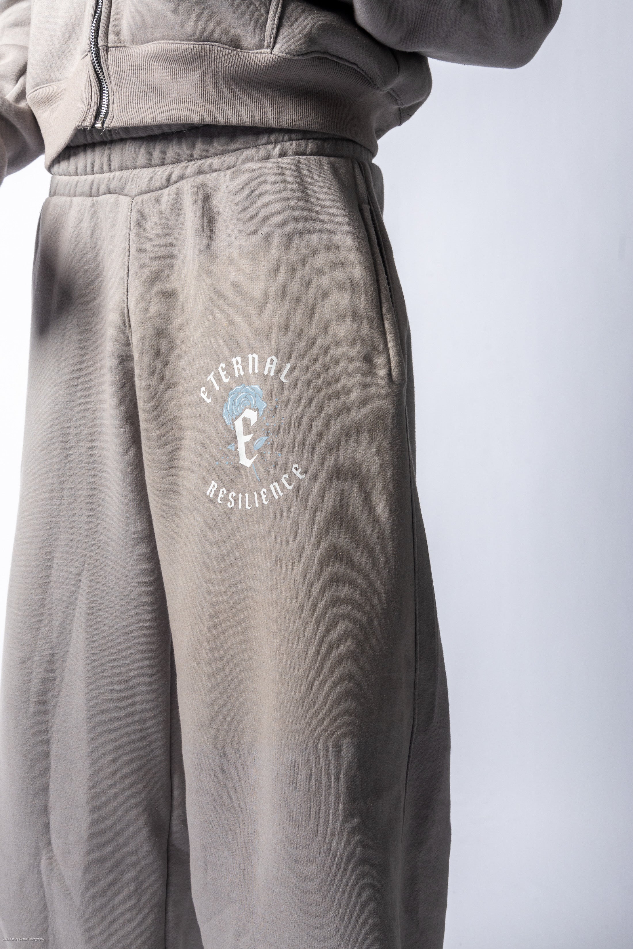 RESILIENCE SWEATPANTS- GREY & BLUE